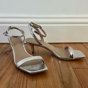 Sam Edelman silver kitten heel sandals size 6.5